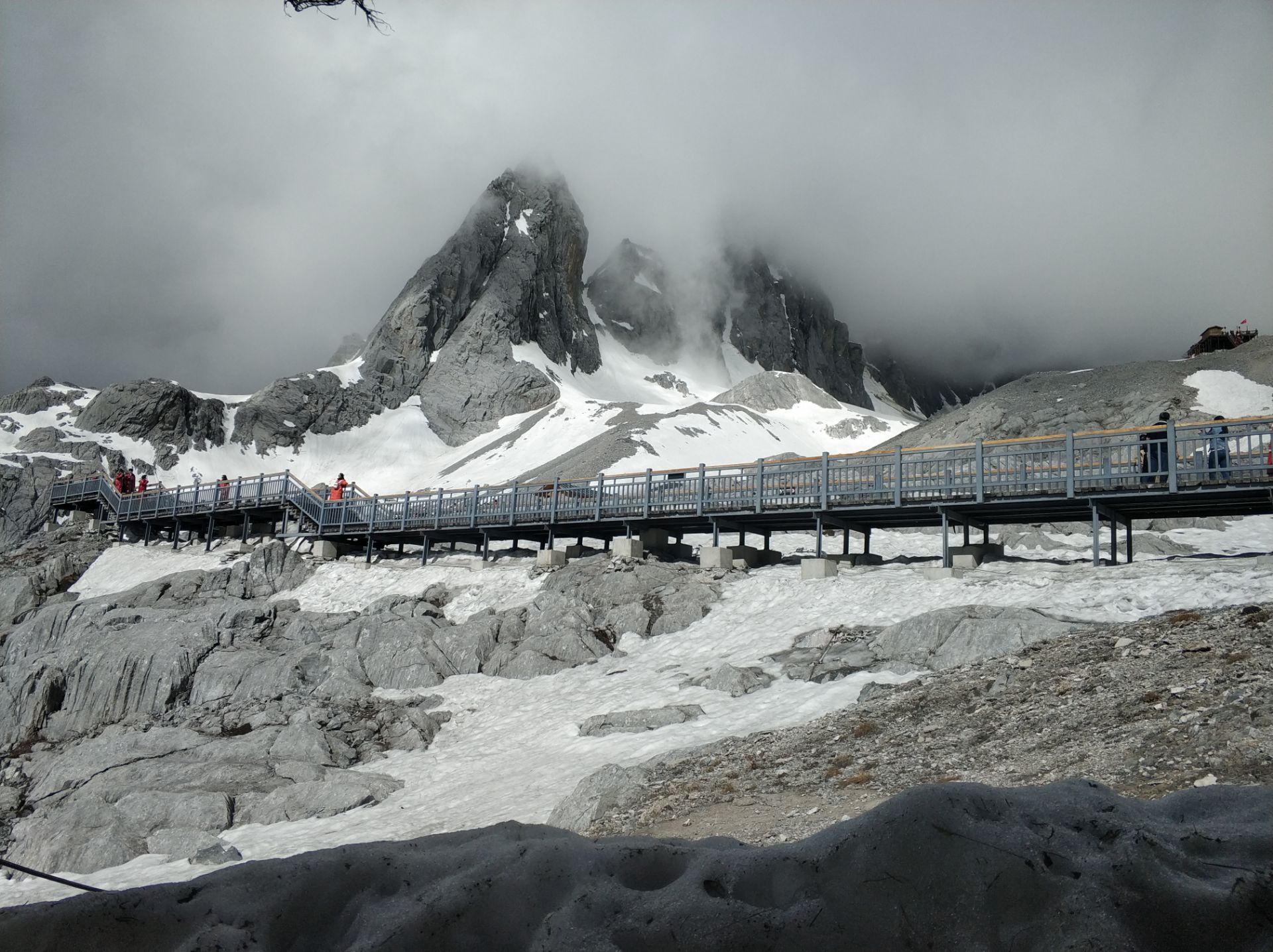 爬完玉龙雪山多久可以洗澡 (爬完玉龙雪山可以洗澡吗 爬完玉龙雪山洗澡会怎么样)