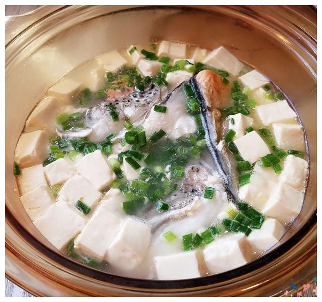 鱼头豆腐汤可以加什么配菜