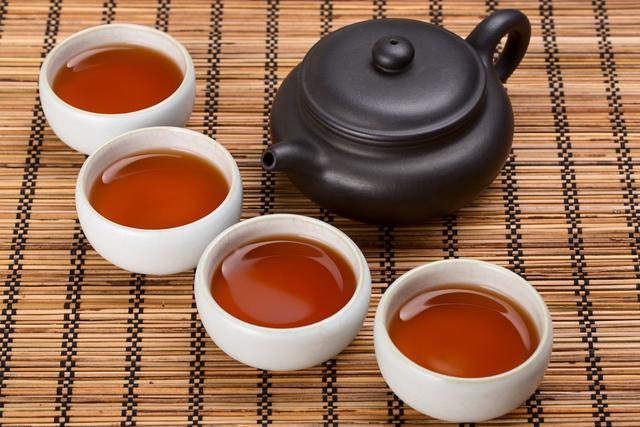 普洱茶适合什么季节喝最好 (普洱茶适合什么季节喝 常喝普洱茶有什么好处和坏处)
