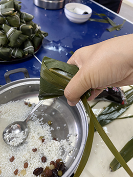 真空粽子能开袋即食吗 (真空粽子能开袋即食吗 真空粽子能直接打开吃吗)