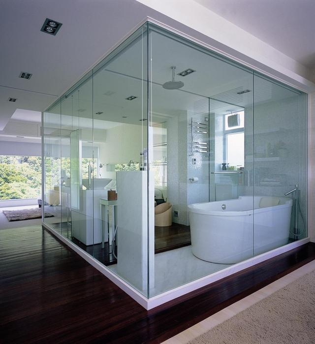 浴室玻璃一般是什么玻璃 (浴室玻璃一般是什么玻璃 浴室玻璃隔断玻璃都是多厚)