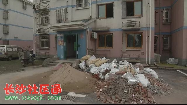 二楼打地铺有湿气吗铺的厚 (二楼打地铺有湿气吗 打地铺怎么防潮)