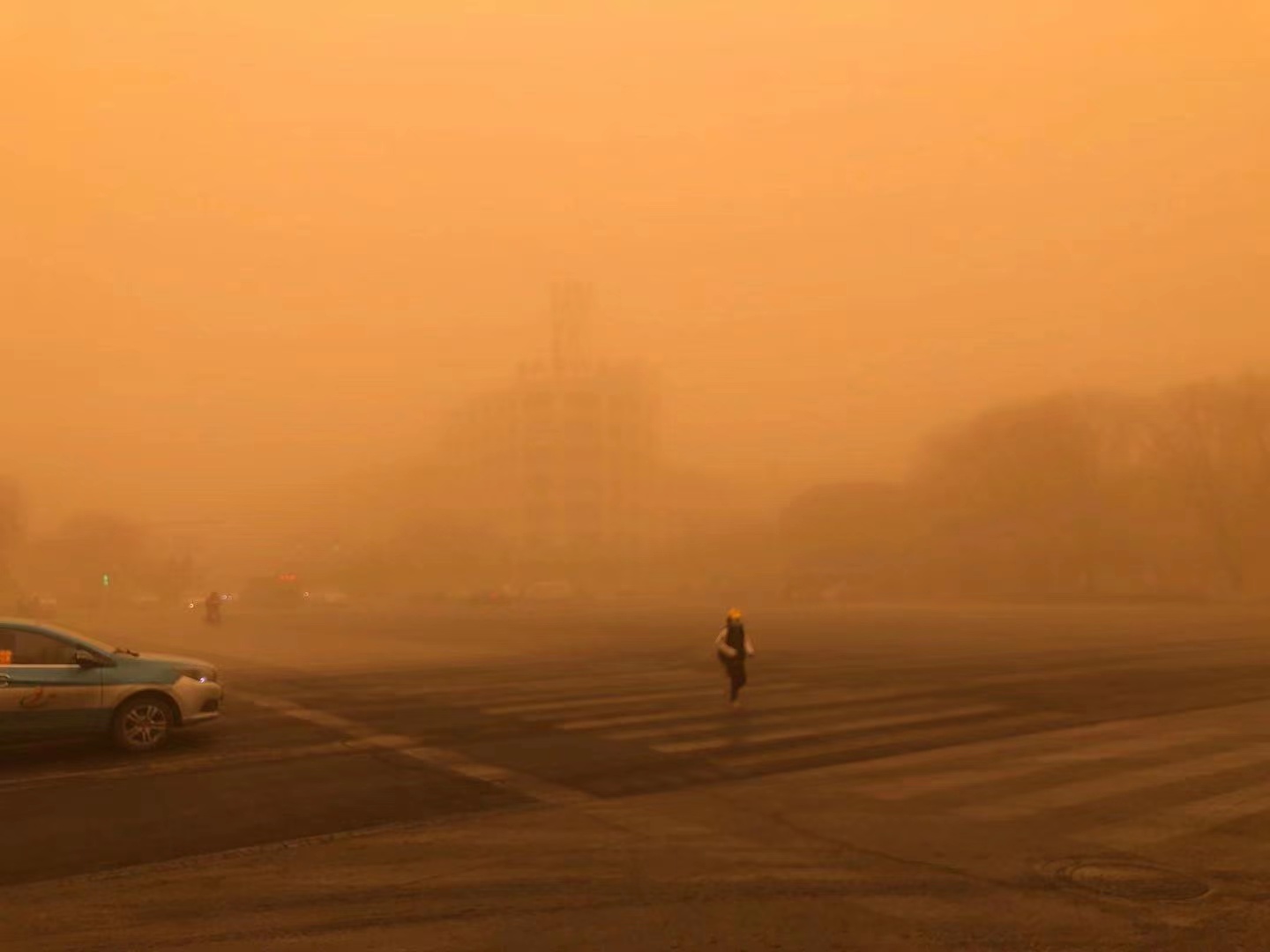 扬沙天气要留意什么 扬沙天气可以出门吗