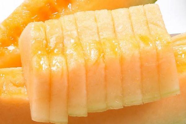 为什么吃橙子舌头麻麻的